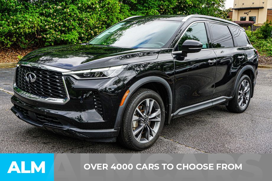 Used 2024 Black INFINITI LUXE image 2