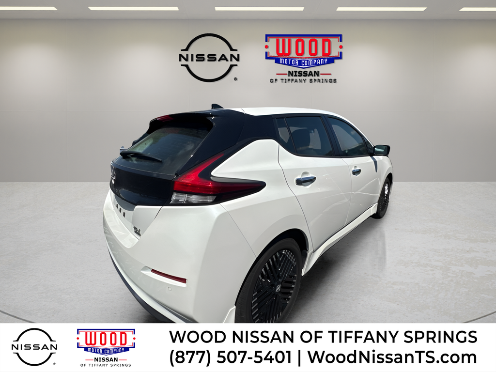 Super Black/Pearl White 2025 Nissan LEAF Hatchback Front-Wheel Drive Automatic