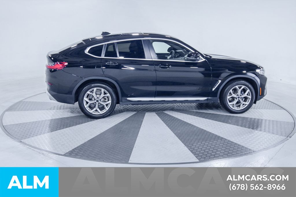 Used 2025 Black BMW xDrive30i image 11