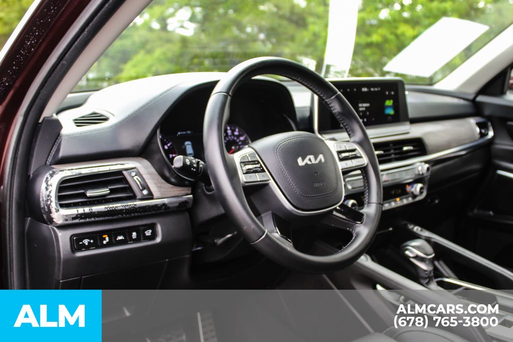 Used 2022 Purple Kia SX image 24