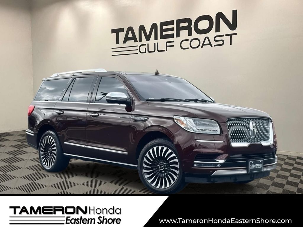 Red (Burgundy Velvet Metallic Tinted Clearcoat) 2018 Lincoln Navigator Black Label 4WD SUV / Crossover Four-Wheel Drive Automatic