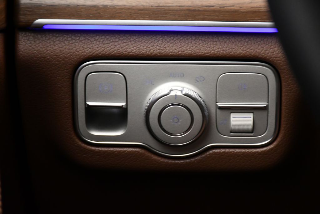 Thumbnail: 2026 Mercedes-Benz GLE - 21