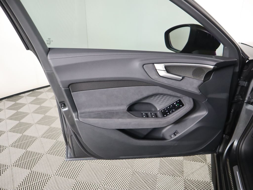 Thumbnail: 2025 Audi S5 - 26