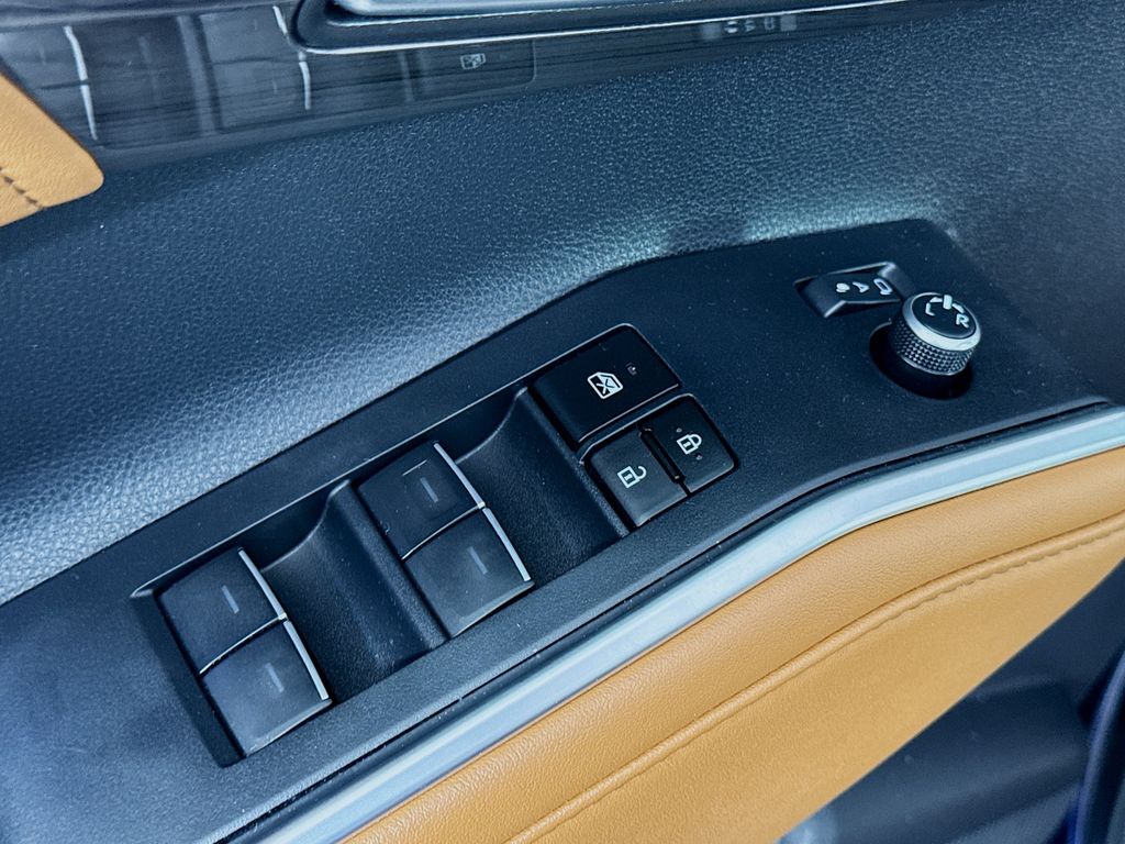 Thumbnail: 2024 Toyota Highlander - 18