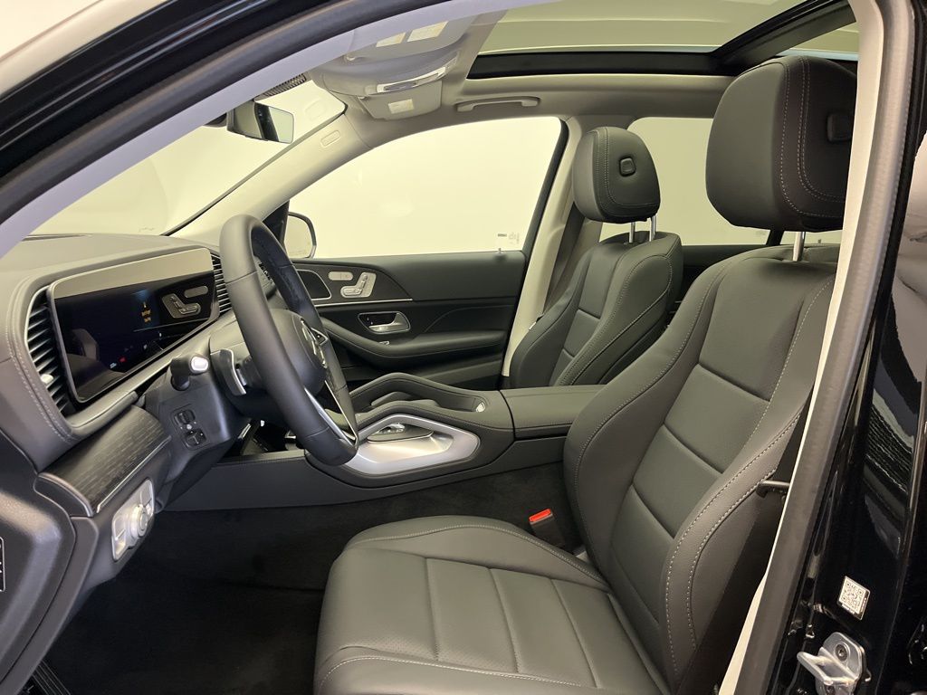 Thumbnail: 2026 Mercedes-Benz GLE - 13