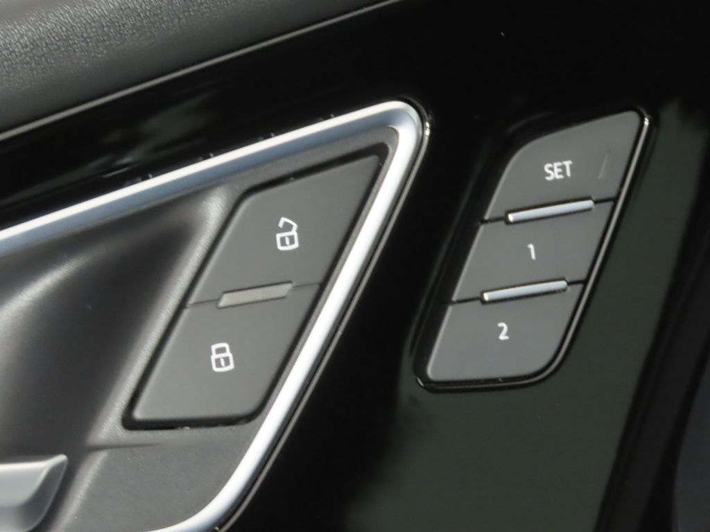Thumbnail: 2023 Audi Q4 e-tron - 28