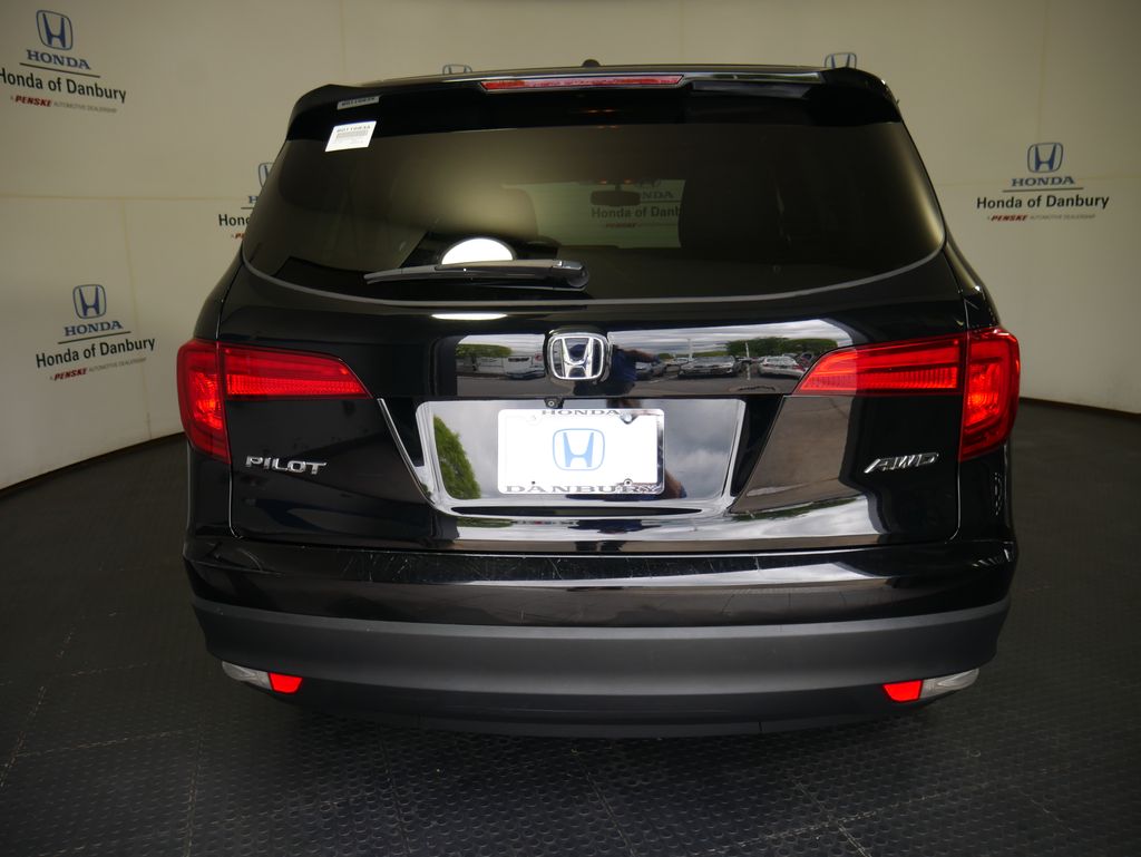 Thumbnail: 2018 Honda Pilot - 9
