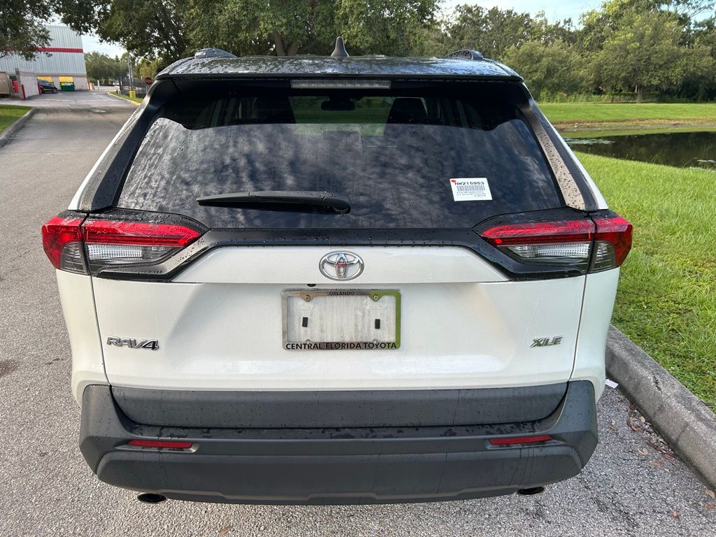 Thumbnail: 2022 Toyota RAV4 - 4