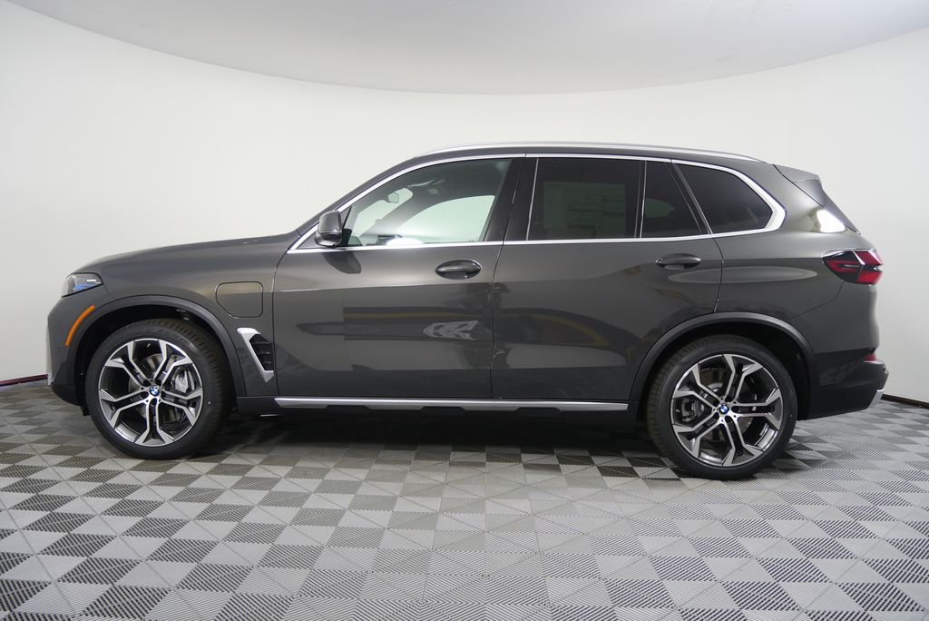 Thumbnail: 2026 BMW X5 - 6