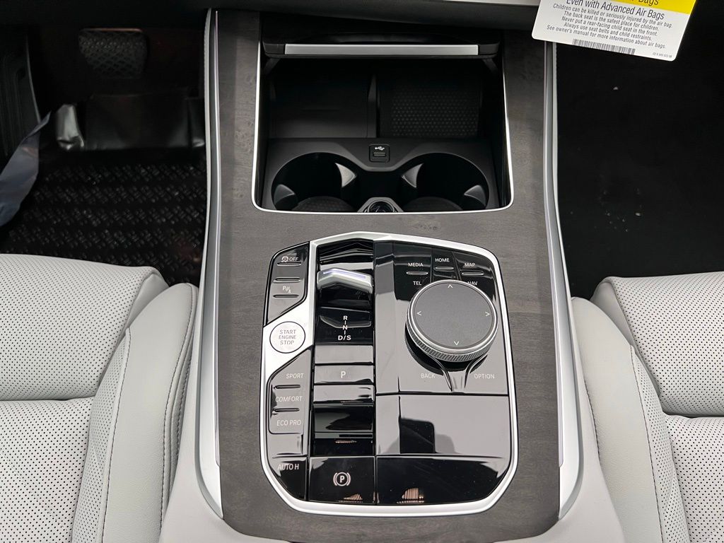 Thumbnail: 2026 BMW X5 - 12