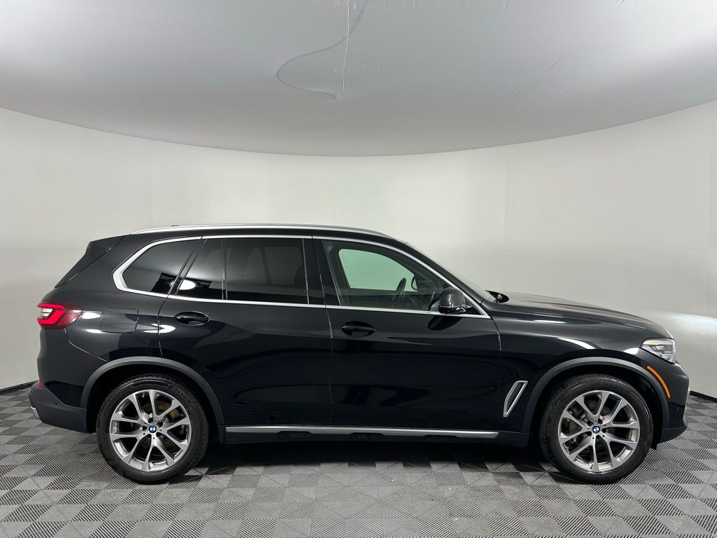 Thumbnail: 2023 BMW X5 - 4