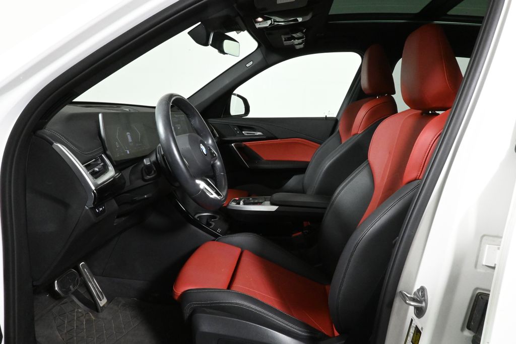 Thumbnail: 2023 BMW X1 - 3