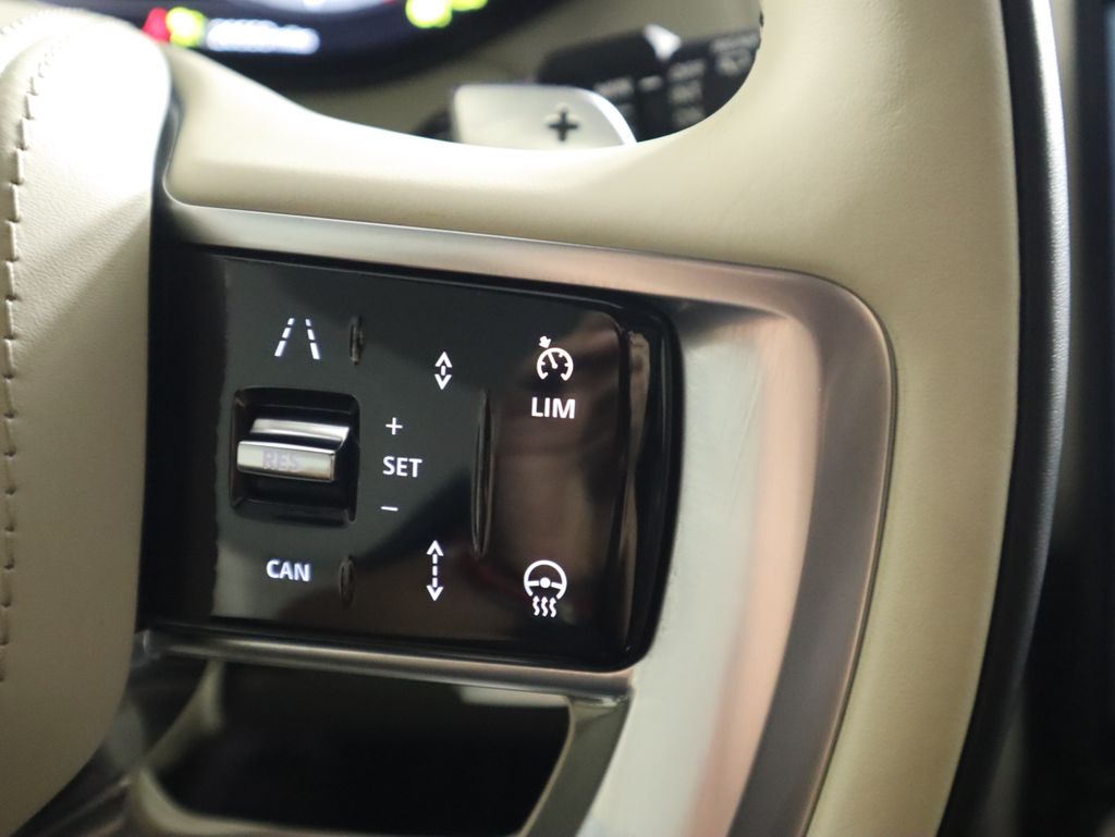 2023 Land Rover Range Rover SE 12