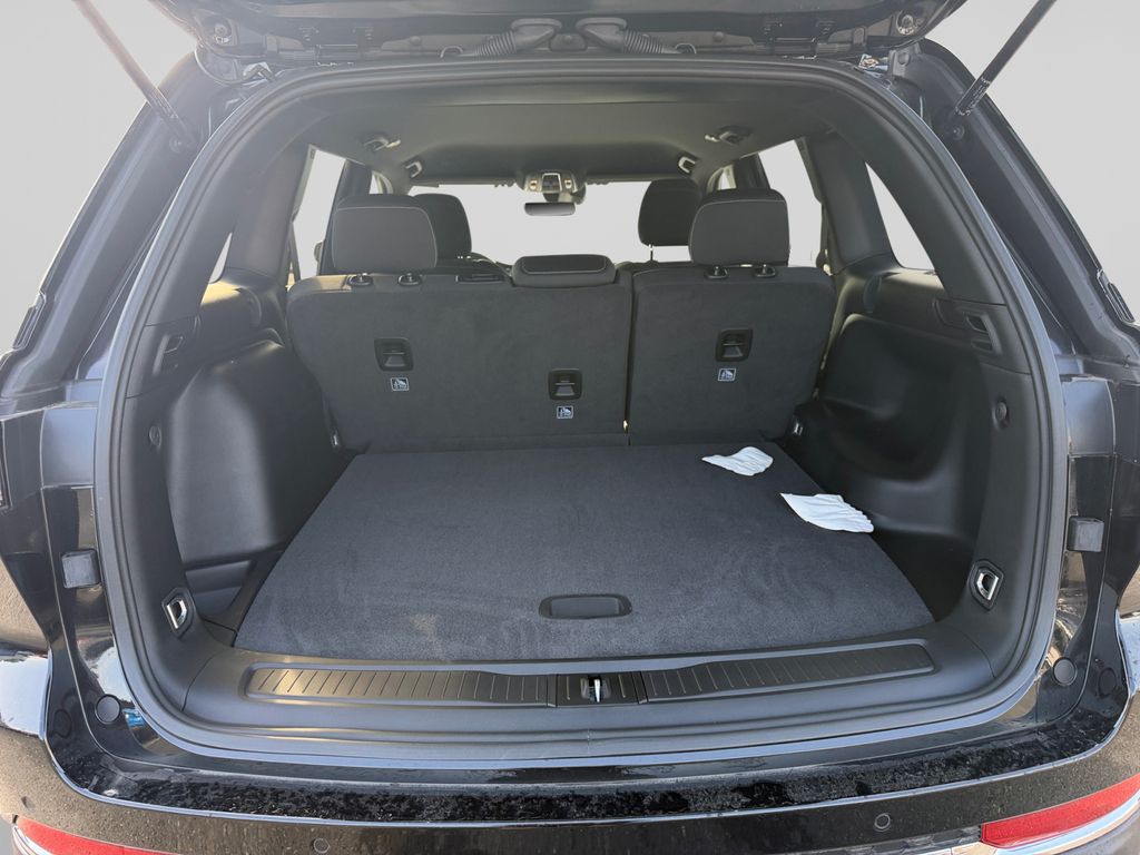 2025 Jeep Grand Cherokee Laredo Black at Spitzer Acura