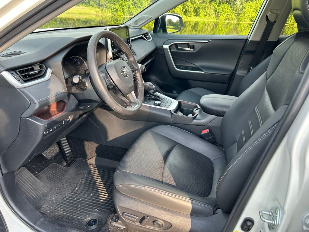 Thumbnail: 2021 Toyota RAV4 - 14