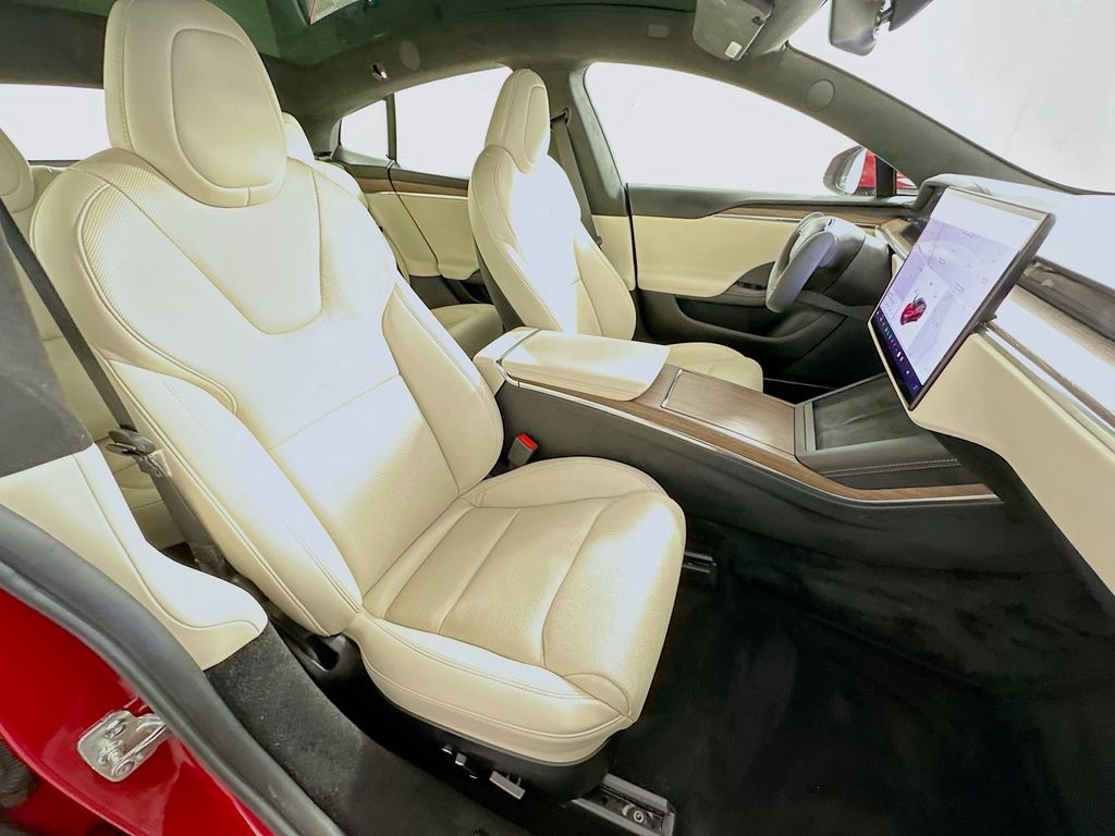 Thumbnail: 2022 Tesla Model S - 29