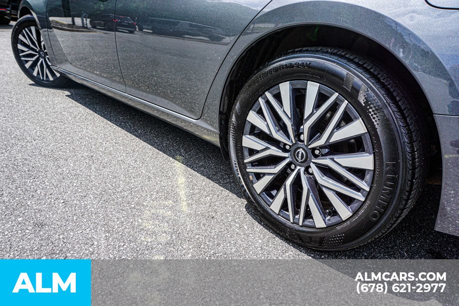 Used 2025 Gray Nissan 2.5 SV image 16