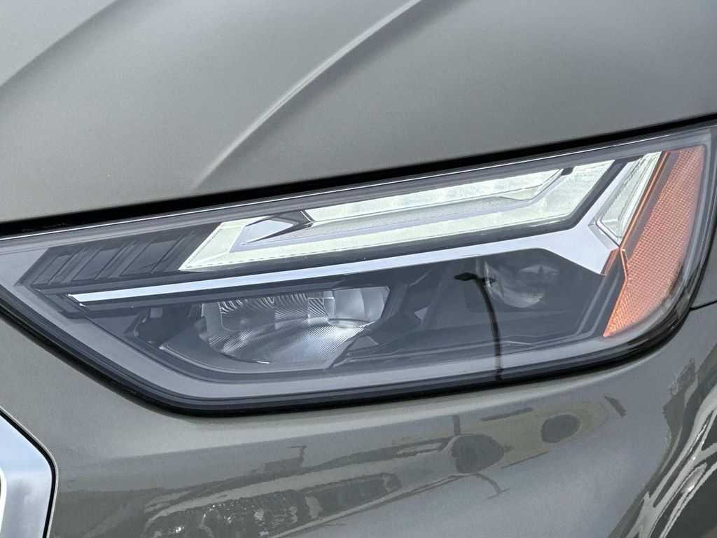 Thumbnail: 2023 Audi Q5 - 3