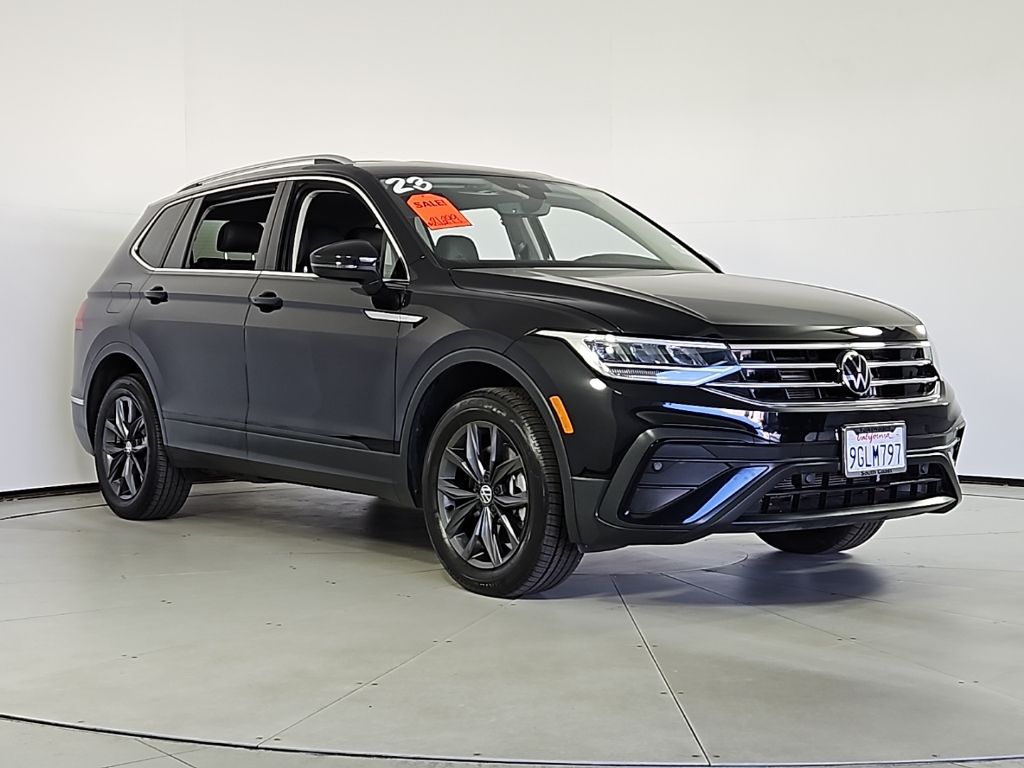 Thumbnail: 2023 Volkswagen Tiguan - 4