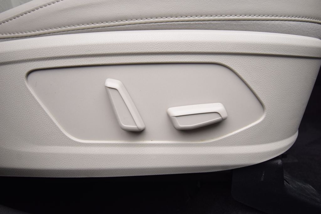 used 2023 Kia Sorento car, priced at $28,500