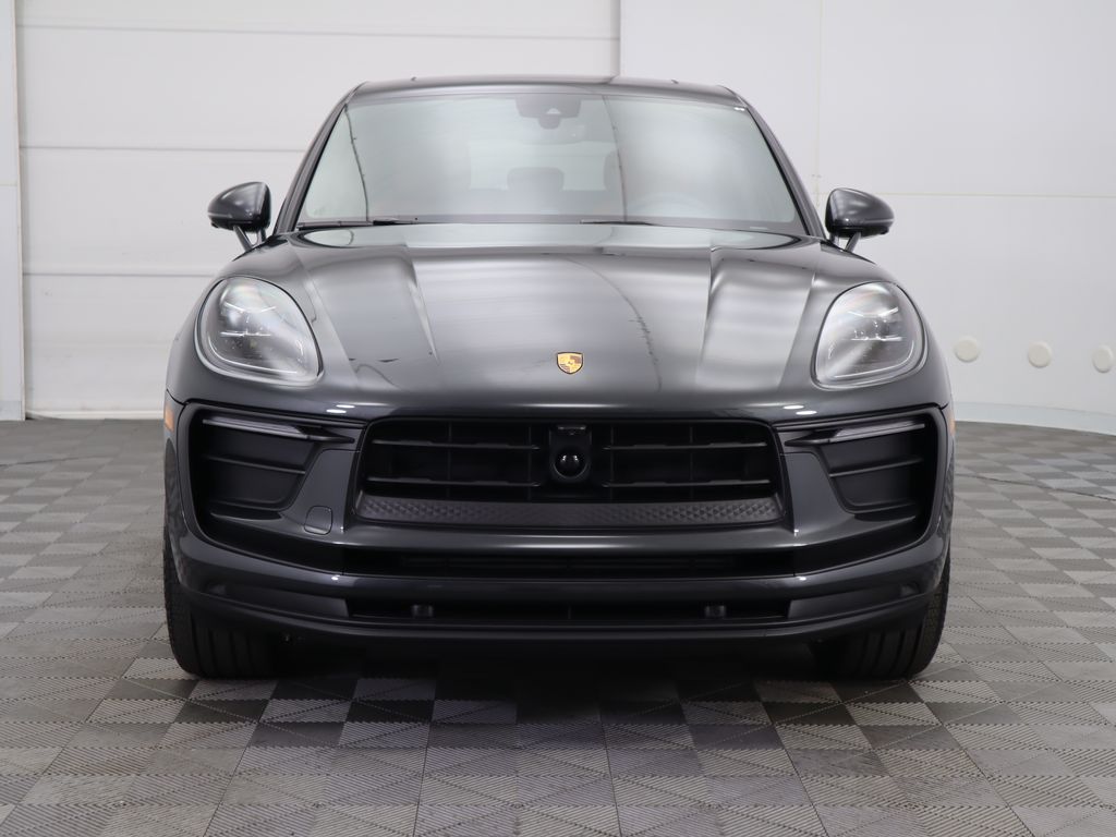 2025 Porsche Macan  2