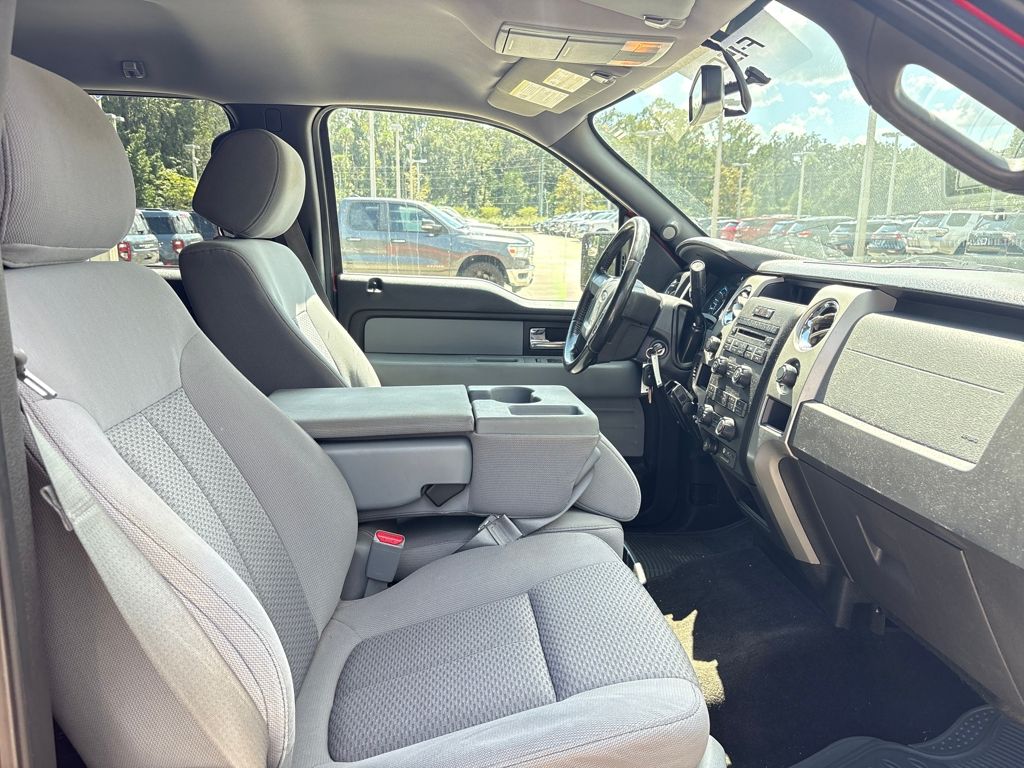 2012 Ford F-150 XLT photo 20
