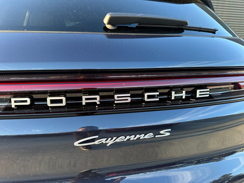 Thumbnail: 2026 Porsche Cayenne - 12