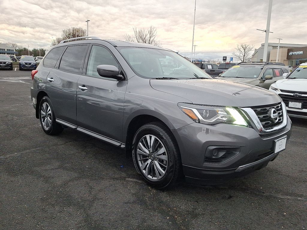 Thumbnail: 2020 Nissan Pathfinder - 3