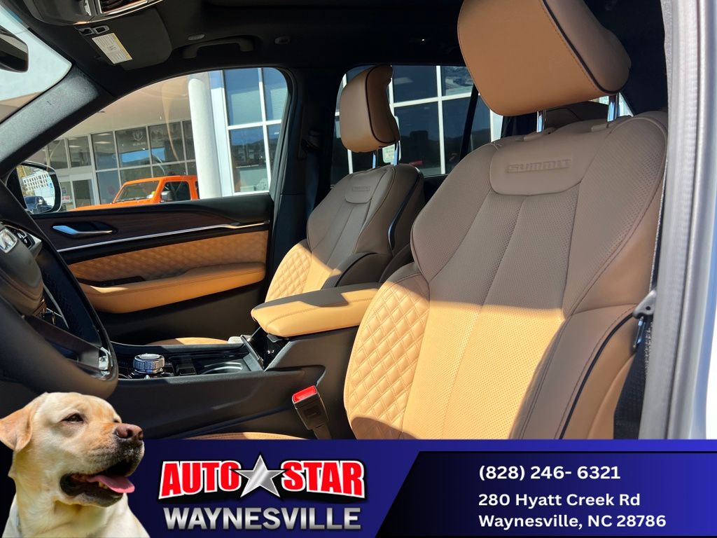 new 2025 Jeep Grand Cherokee car, priced at $57,990