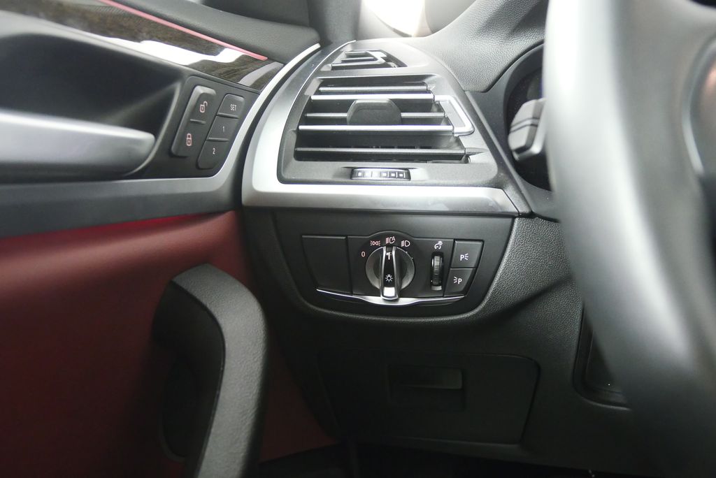 Thumbnail: 2025 BMW X4 - 20