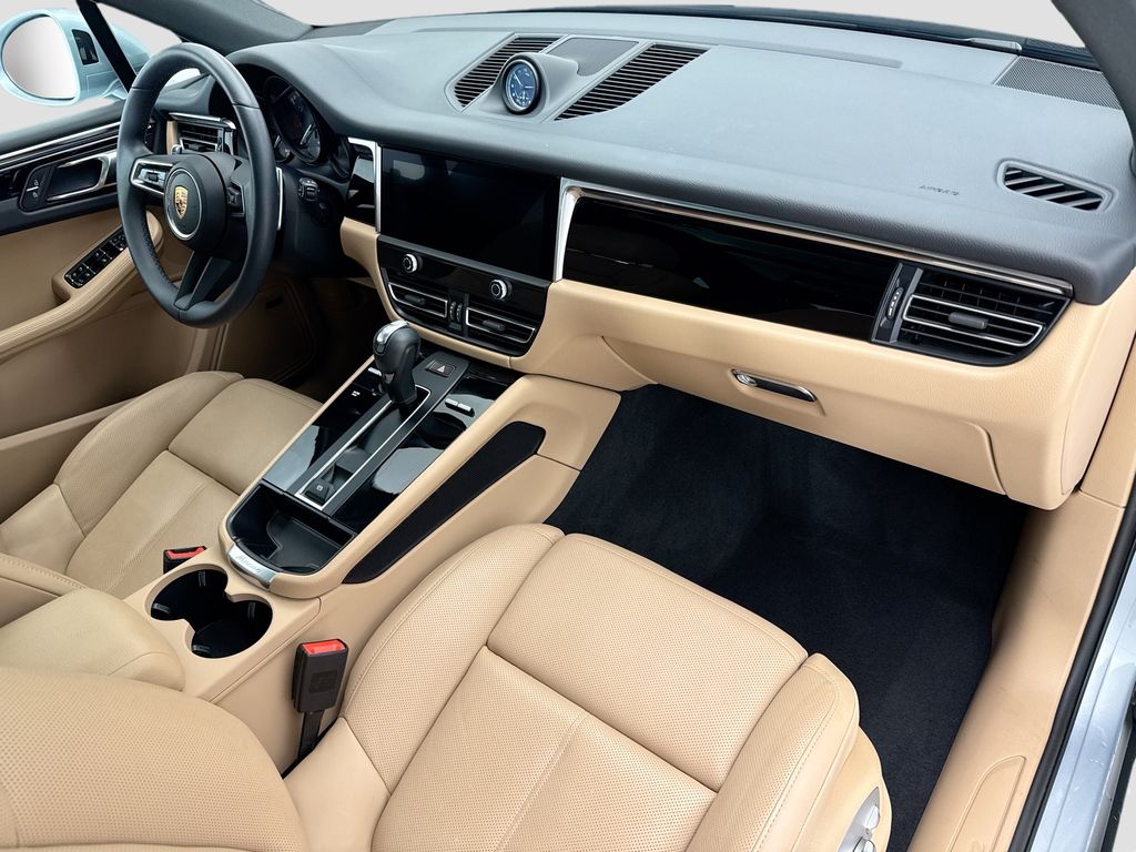 Thumbnail: 2025 Porsche Macan - 19