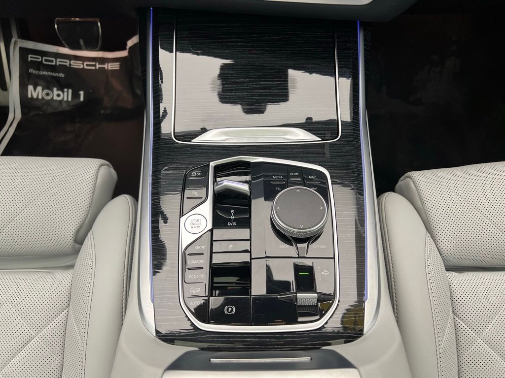 Thumbnail: 2023 BMW X7 - 12