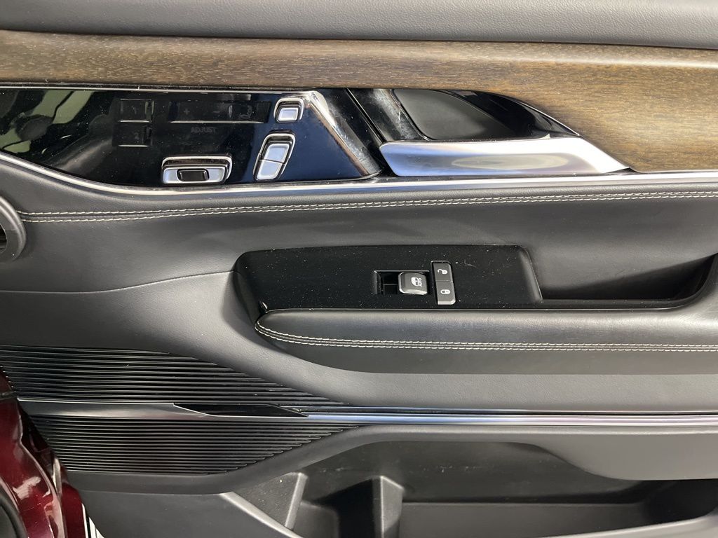 Thumbnail: 2023 Jeep Grand Wagoneer - 24