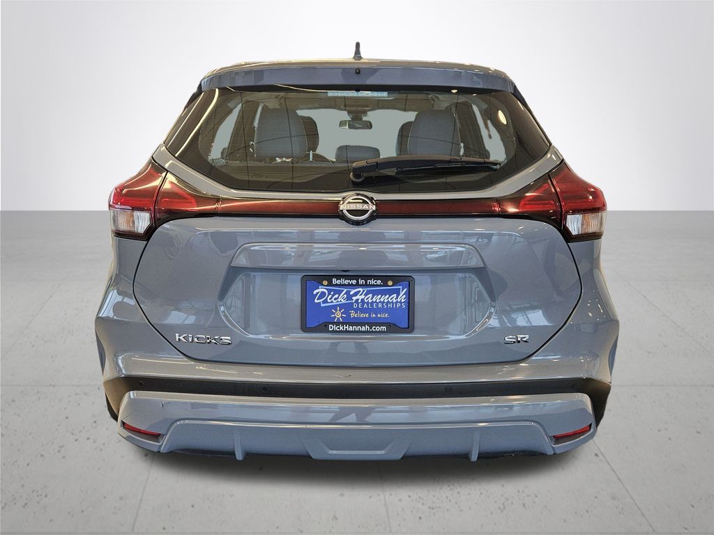 2023 Nissan Kicks SR photo 4