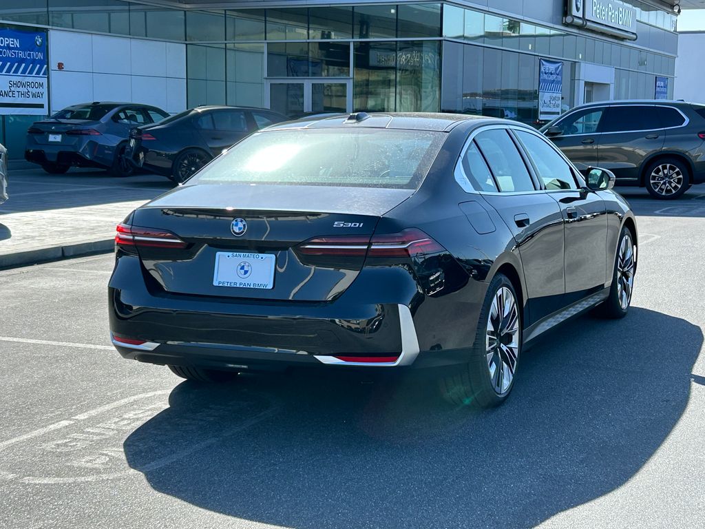 2025 BMW 5 Series 530i 5
