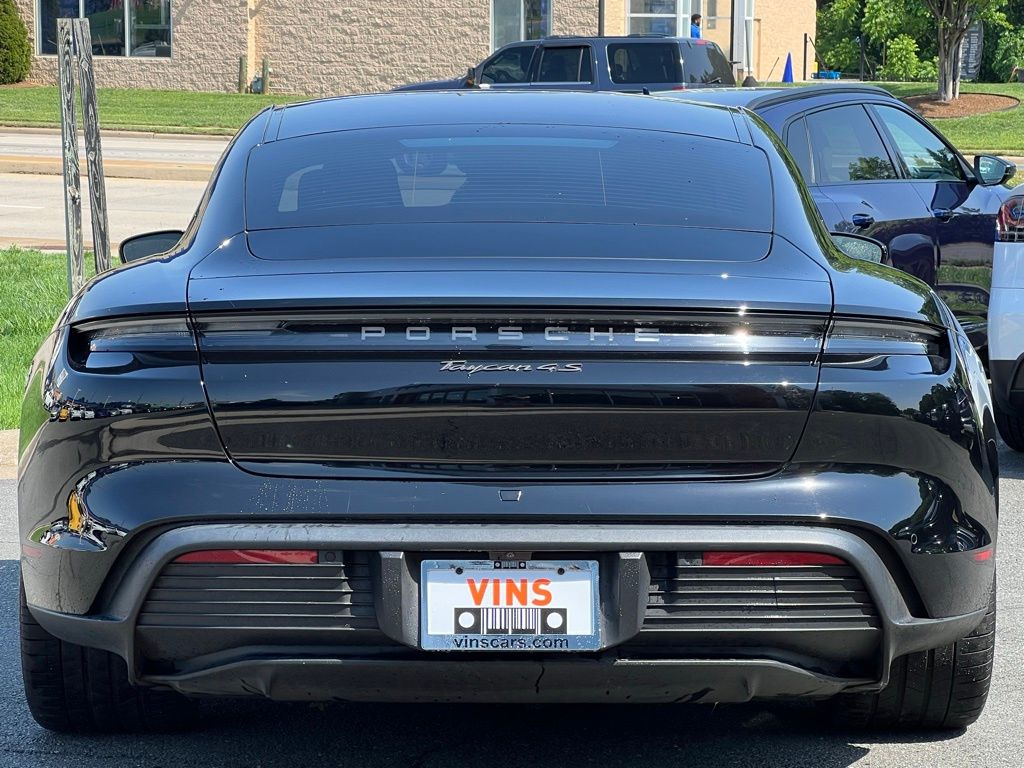 2022 Porsche Taycan 4S photo