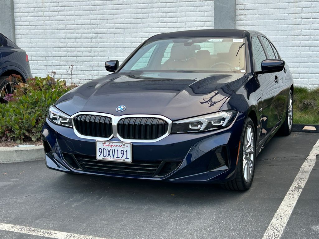 Thumbnail: 2023 BMW 3 Series - 2
