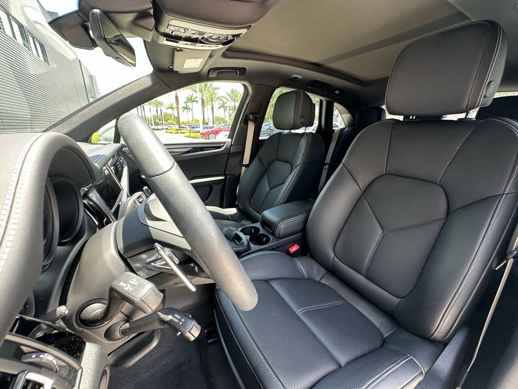 2025 Porsche Macan  5