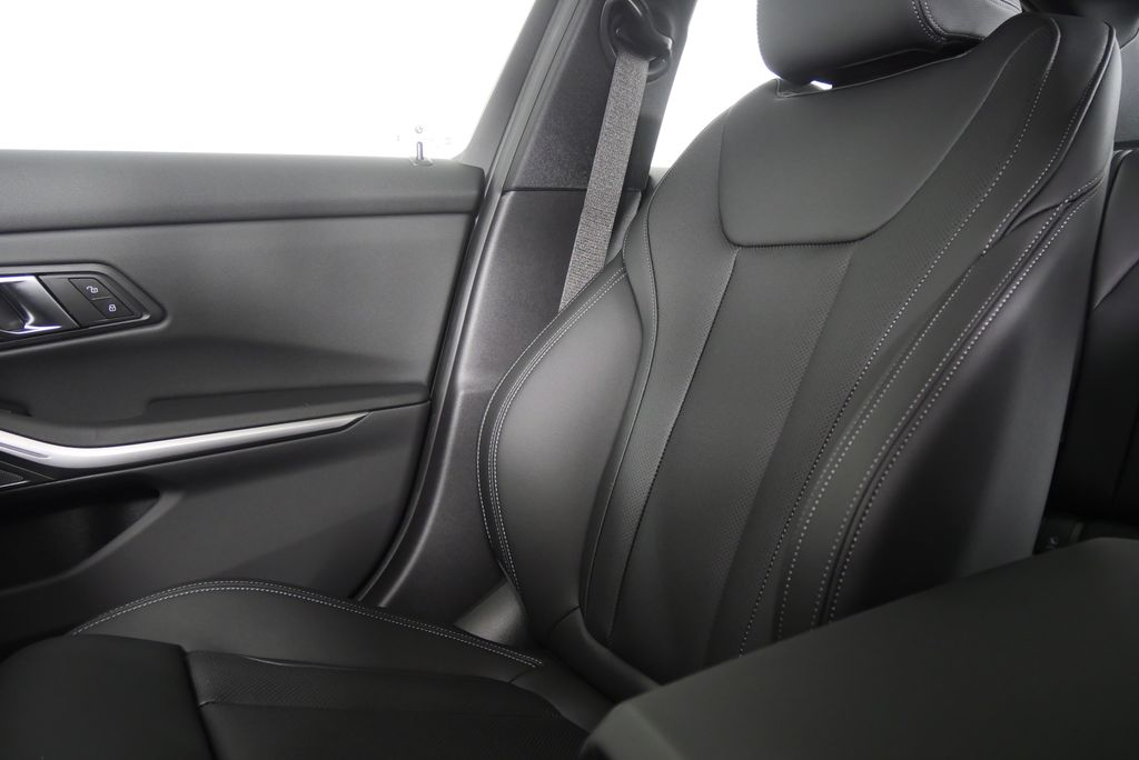 Thumbnail: 2026 BMW 3 Series - 24