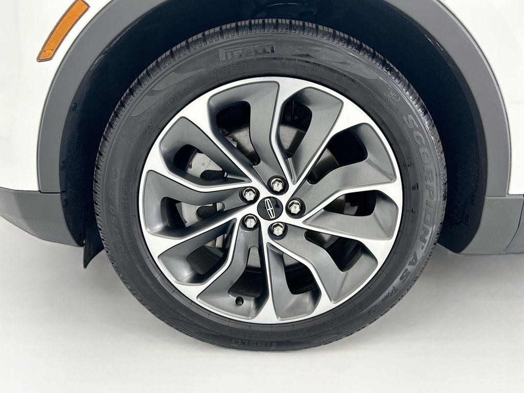 Thumbnail: 2022 Lincoln Nautilus - 30