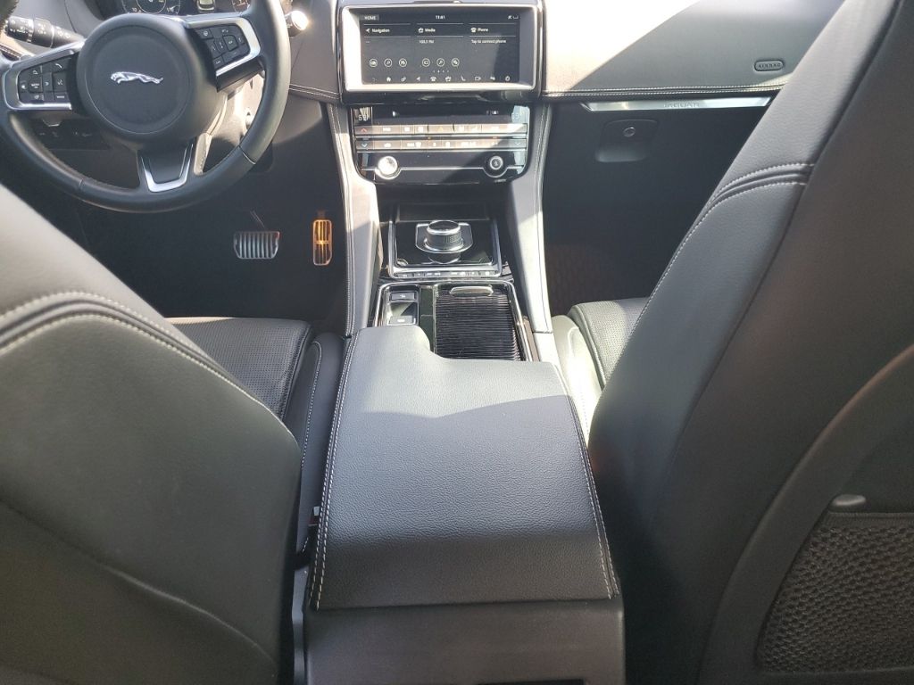 Used Car 2020 Jaguar F-pace  25t Checkered Flag For Sale Under $30,000 In Austin, Texas