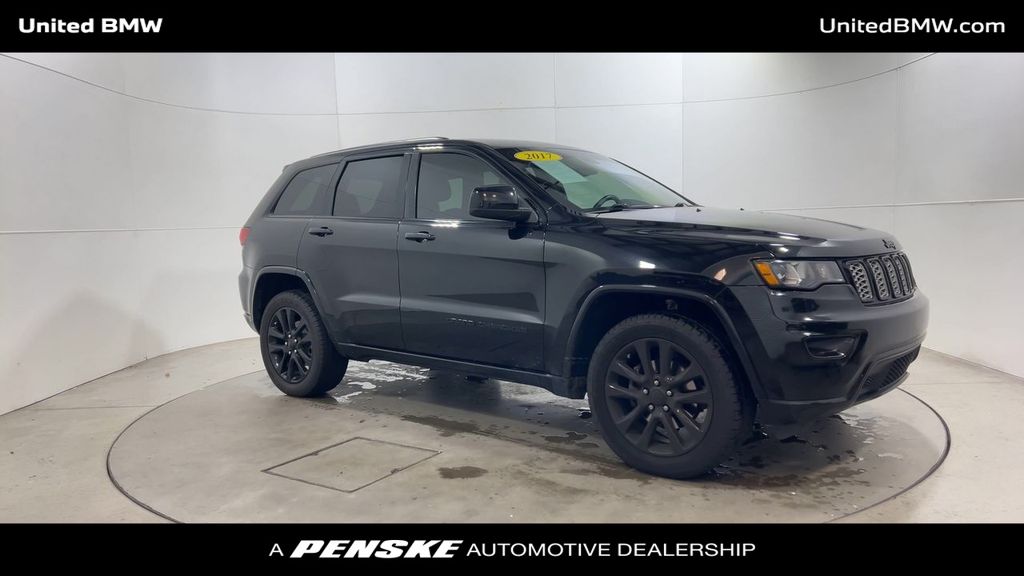 Thumbnail: 2017 Jeep Grand Cherokee - 2