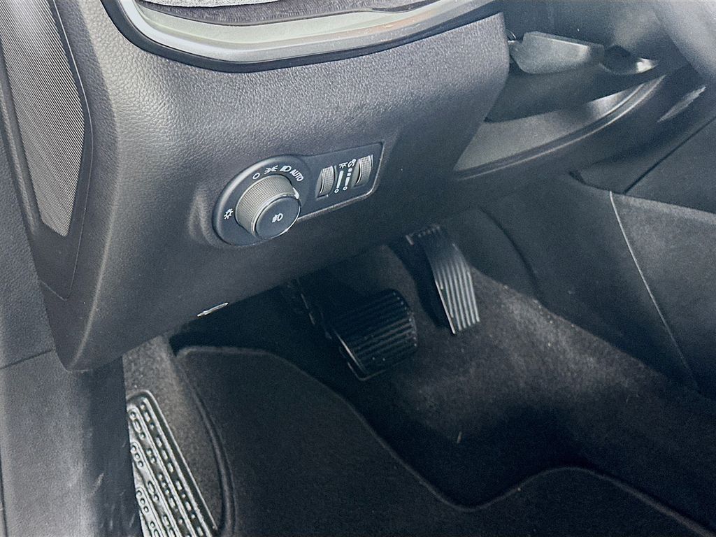 Thumbnail: 2022 Jeep Compass - 10