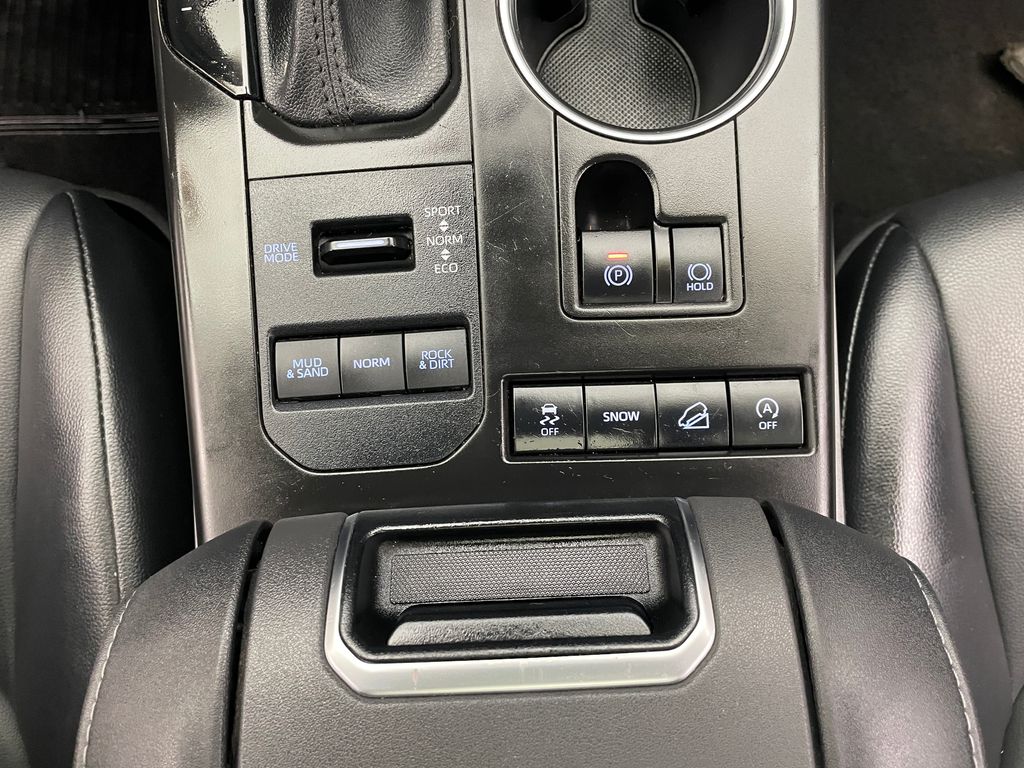 2021 Toyota Highlander XLE 29