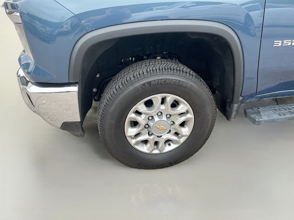 Used 2025 Blue Chevrolet LT image 31