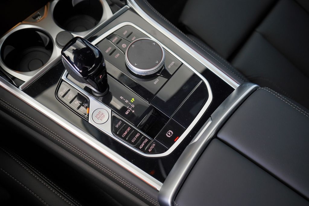 Thumbnail: 2026 BMW 8 Series - 19