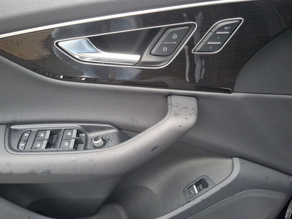 2025 Audi Q7 Premium 12