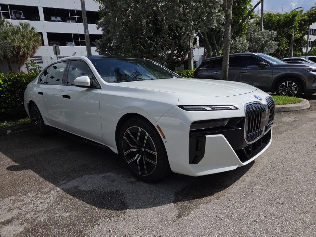 Alpine White 2025 BMW 7 Series Sedan Rear-Wheel Drive 8-Speed Automatic