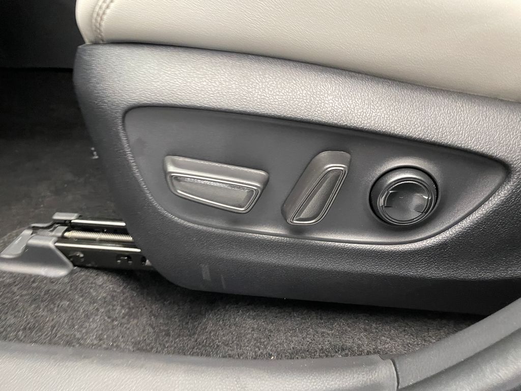 Thumbnail: 2025 Toyota RAV4 - 14