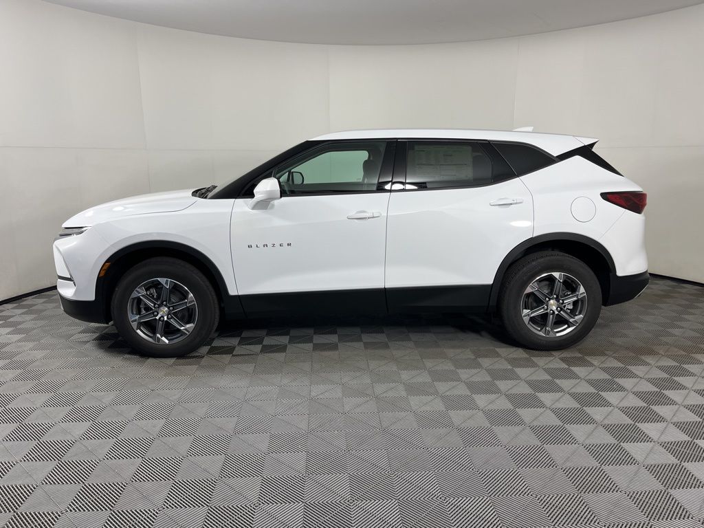 Thumbnail: 2026 Chevrolet Blazer - 2
